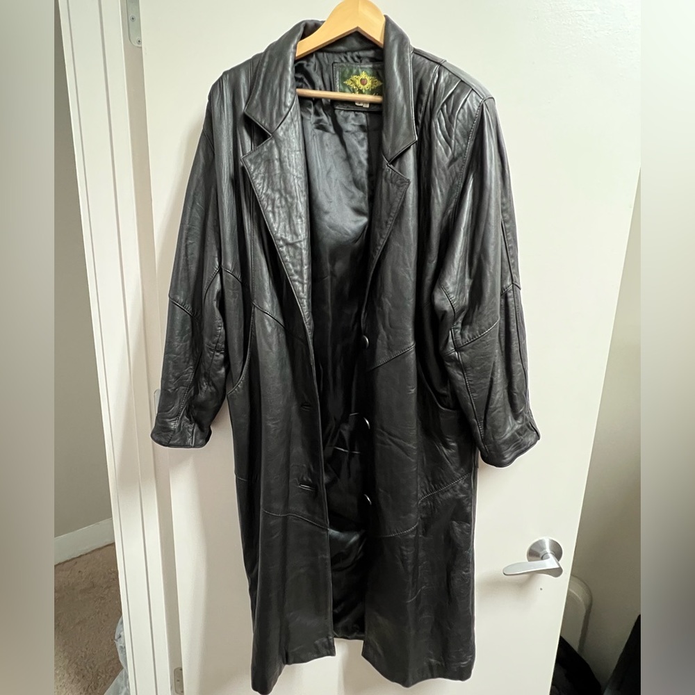 Avanti Vintage Women’s Size Small Black Leather Full Length Long Coat